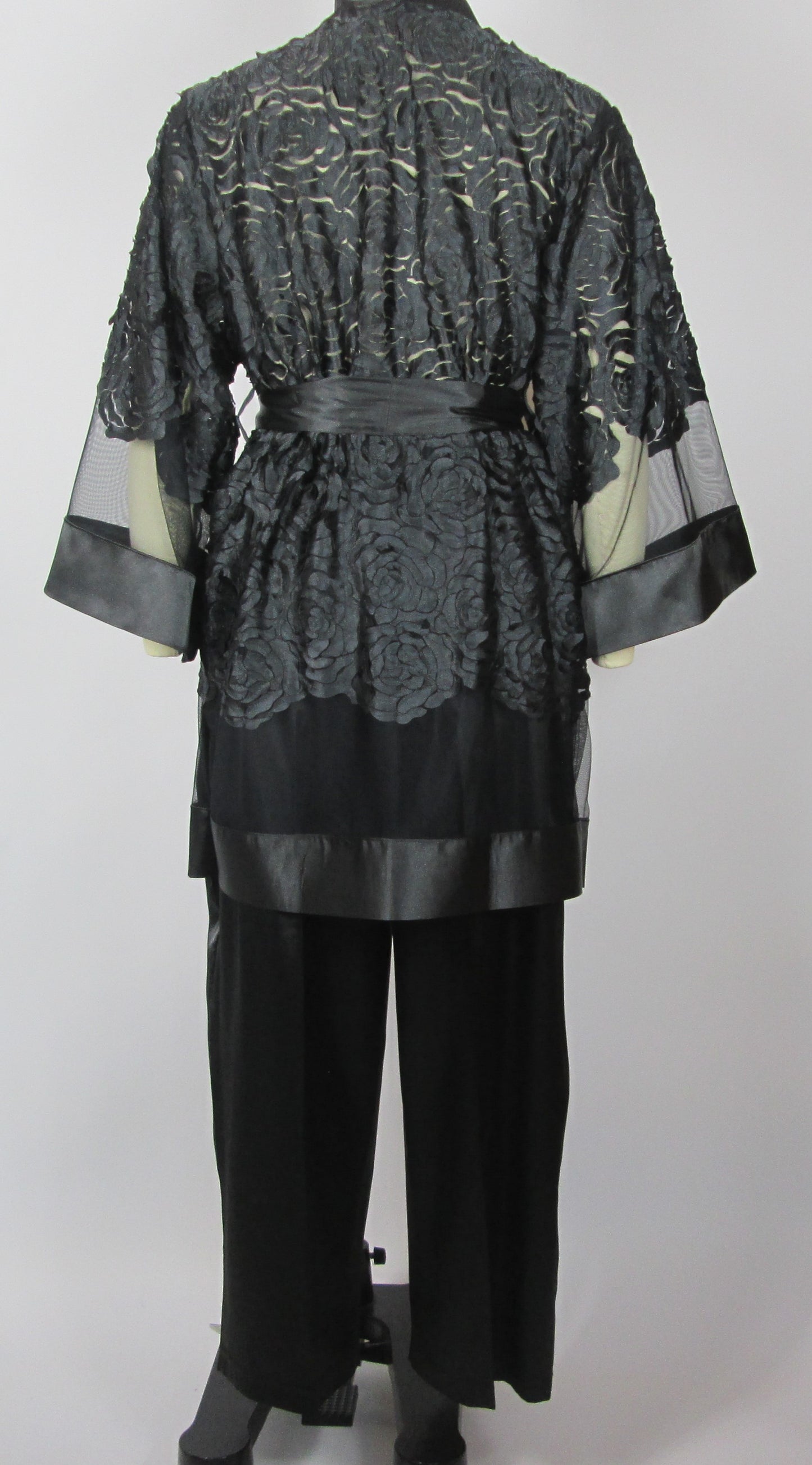 The Kamaria Robe Set